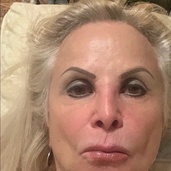 Meet your Posher, Amalia - Picture 1 of 1